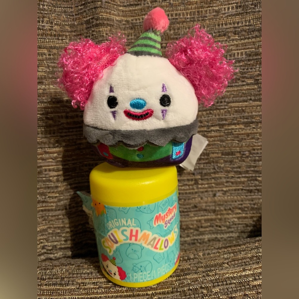 Brand new in capsule mystery squad by squishmallows (2023 version)-umberto